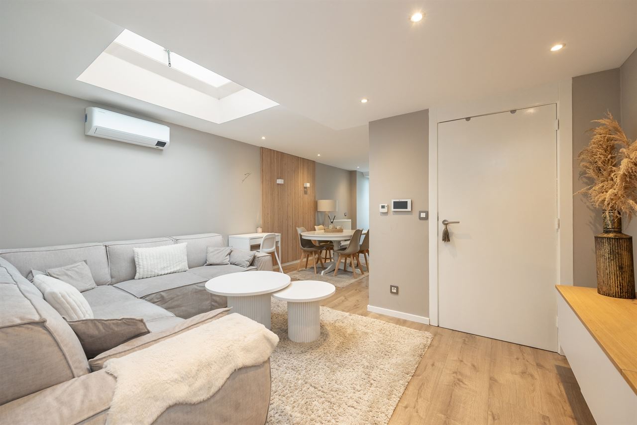 Instapklare halfopen woning met 2/3 slpk + grote tuin