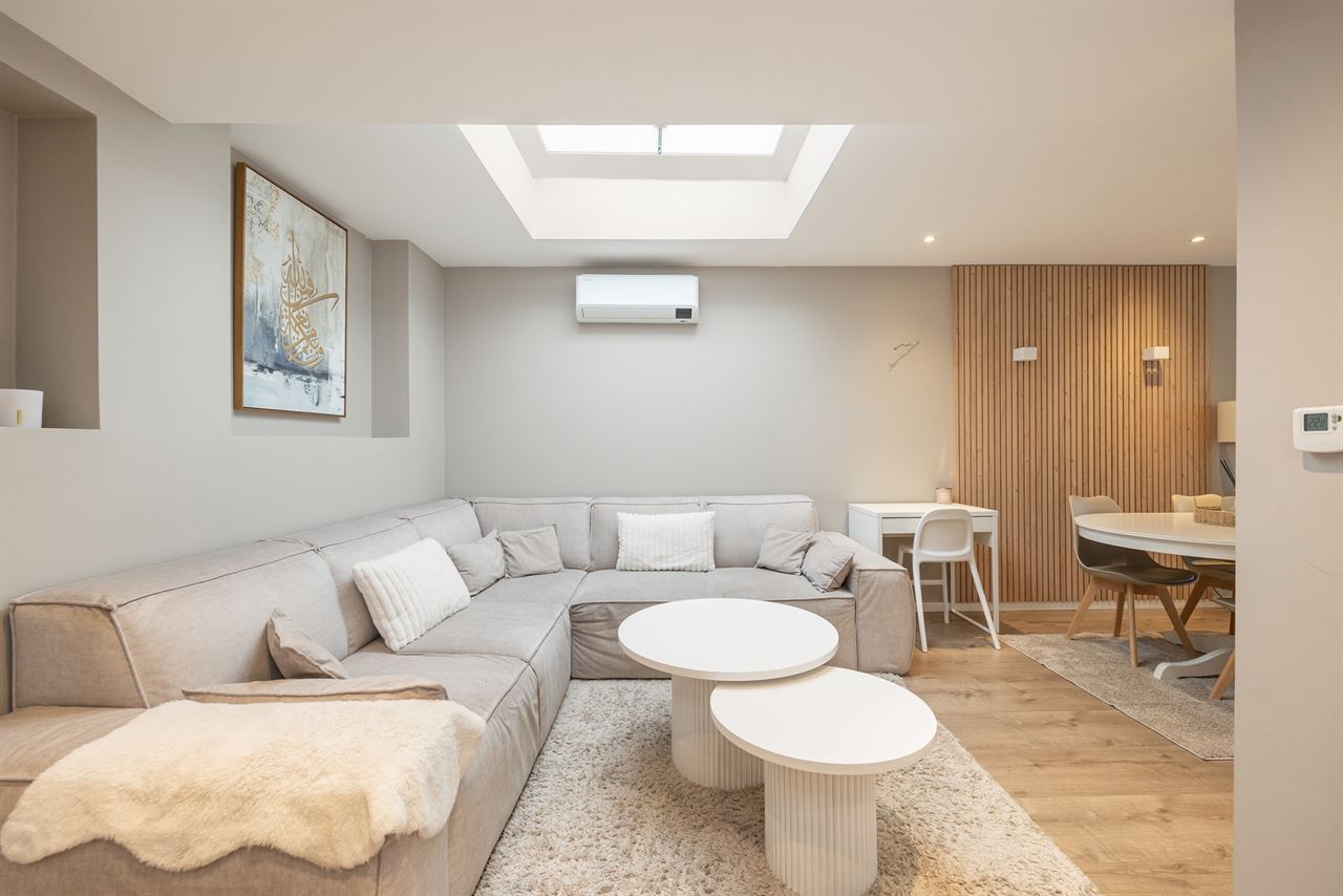 Instapklare halfopen woning met 2/3 slpk + grote tuin