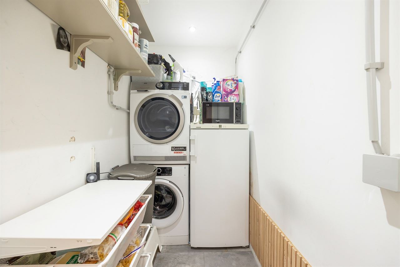 Instapklare halfopen woning met 2/3 slpk + grote tuin