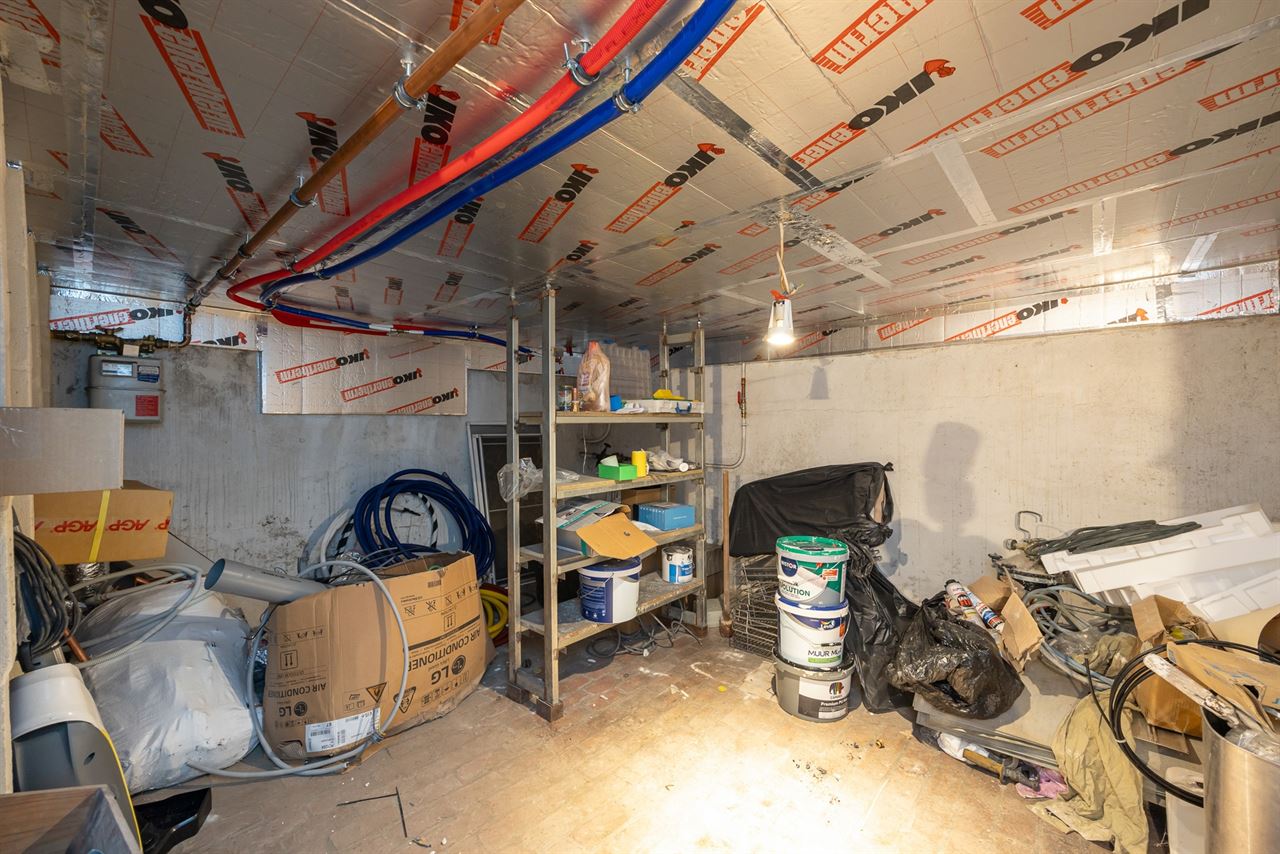 Instapklare halfopen woning met 2/3 slpk + grote tuin
