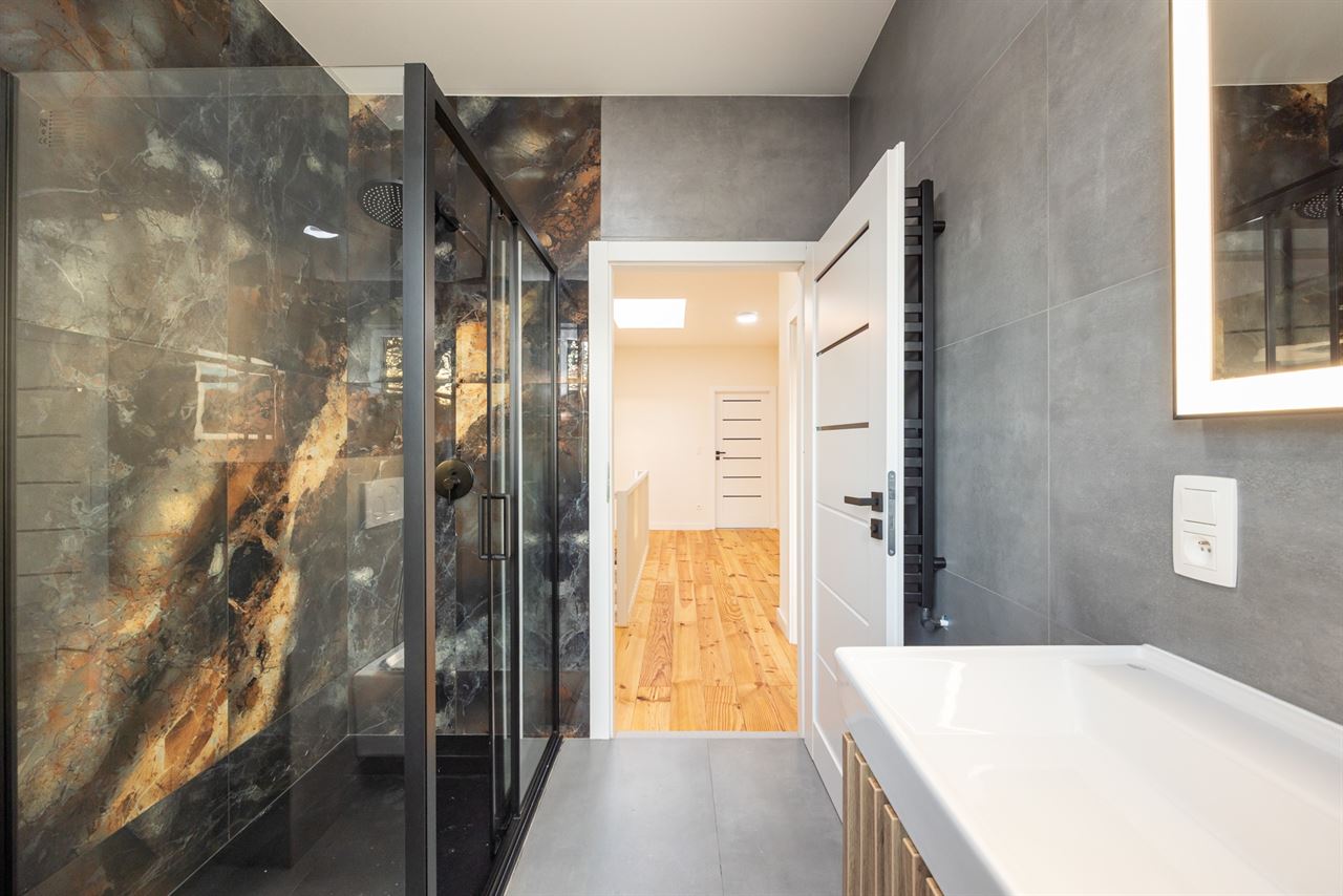 Gerenoveerde woning met unieke parkligging!