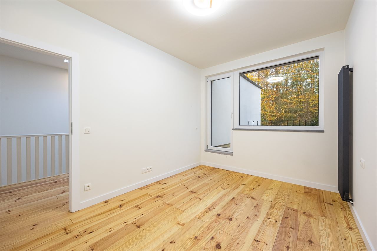 Gerenoveerde woning met unieke parkligging!