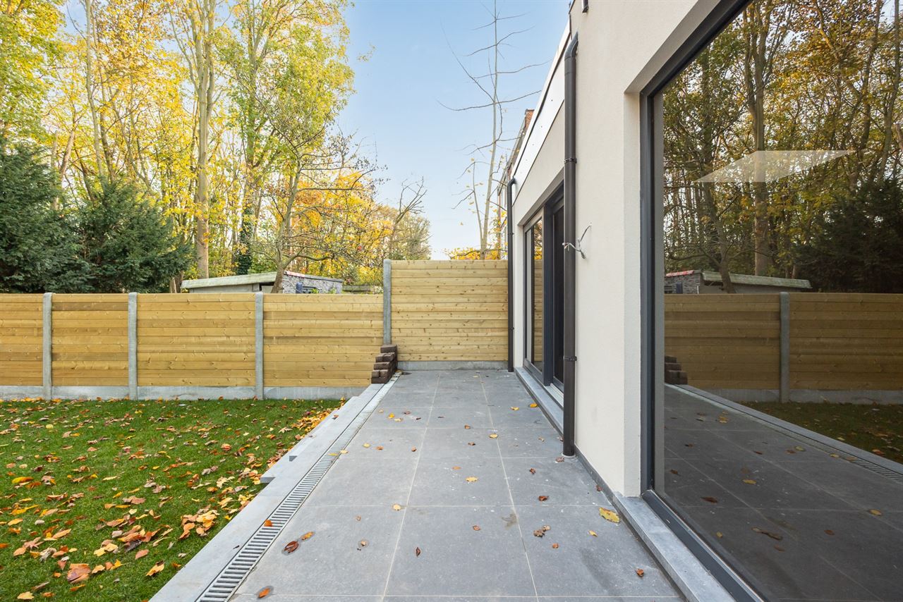 Gerenoveerde woning met unieke parkligging!