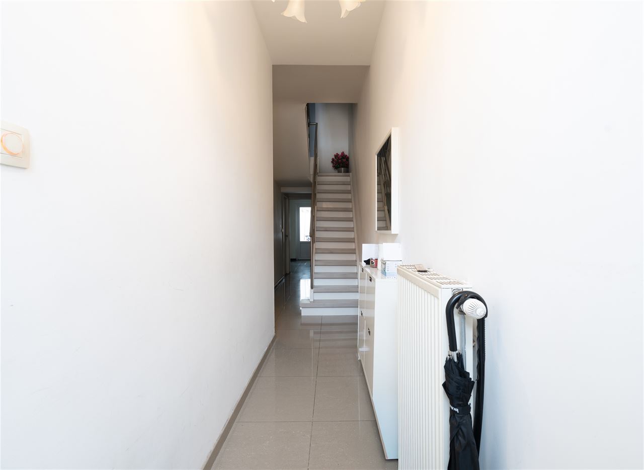 Goed gelegen, verzorgde woning met 5 SLPK!