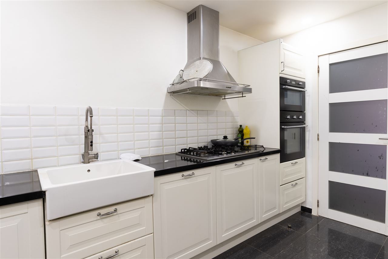 Goed gelegen, verzorgde woning met 5 SLPK!