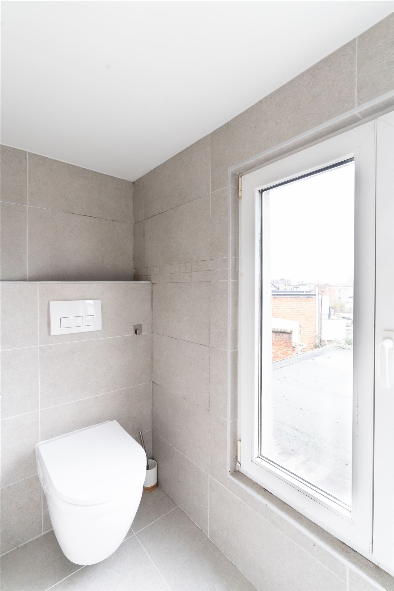 Goed gelegen, verzorgde woning met 5 SLPK!