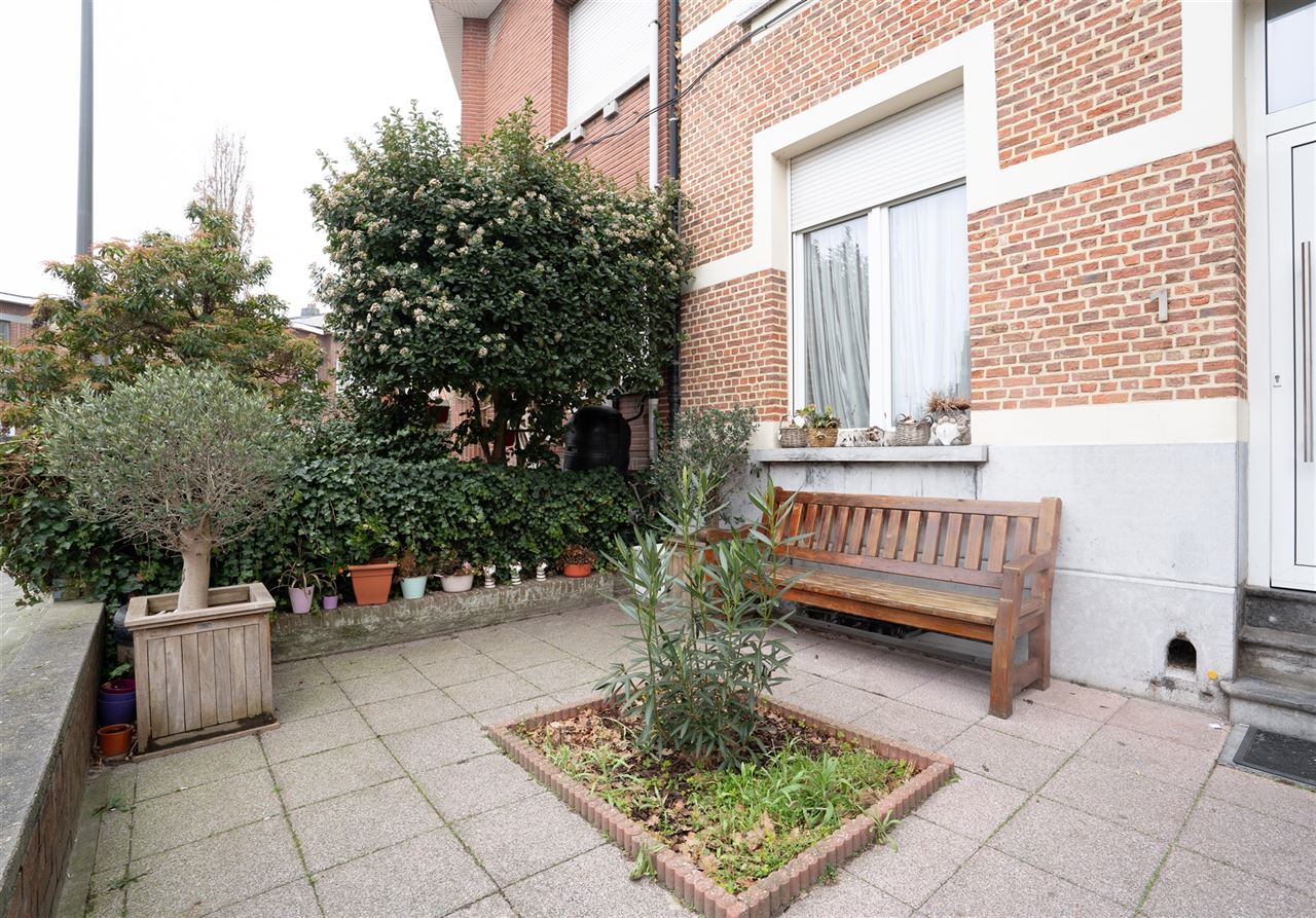 Goed gelegen, verzorgde woning met 5 SLPK!