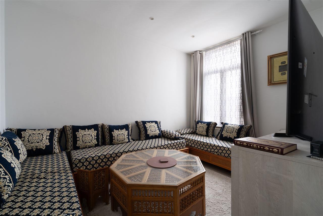 Goed gelegen, verzorgde woning met 5 SLPK!