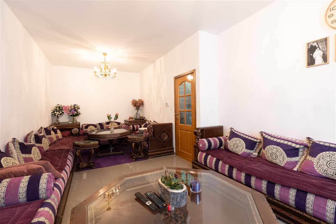 Goed gelegen, verzorgde woning met 5 SLPK!