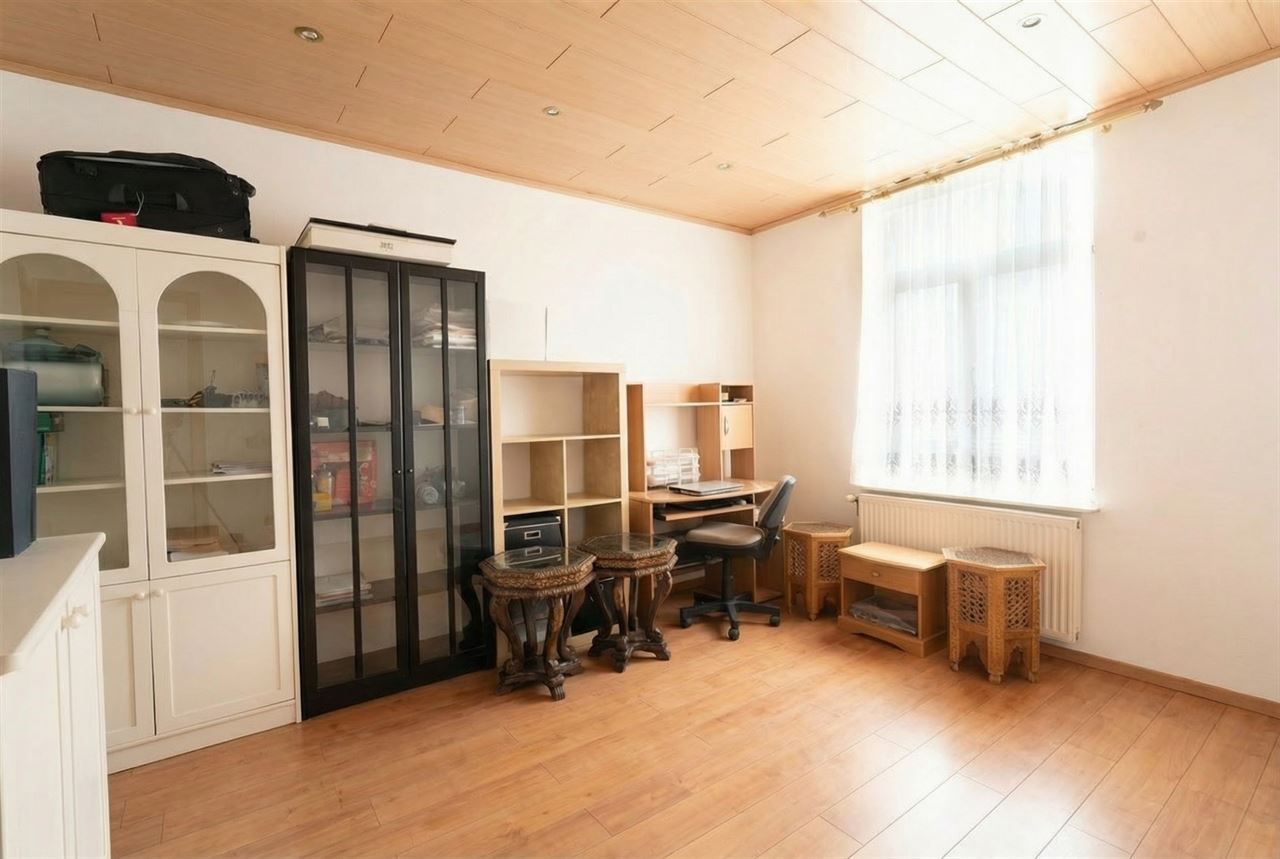 Goed gelegen, verzorgde woning met 5 SLPK!