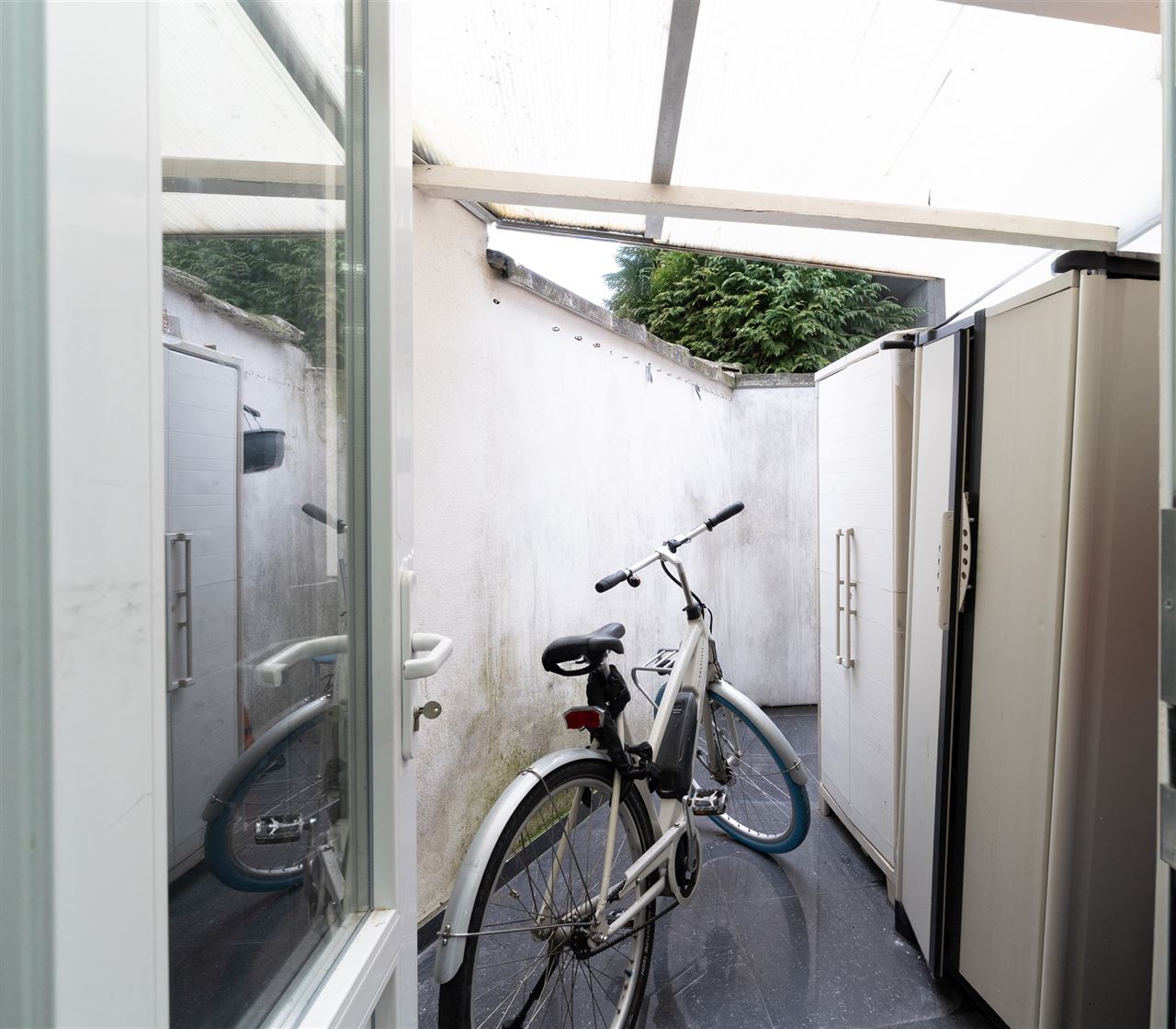 Goed gelegen, verzorgde woning met 5 SLPK!