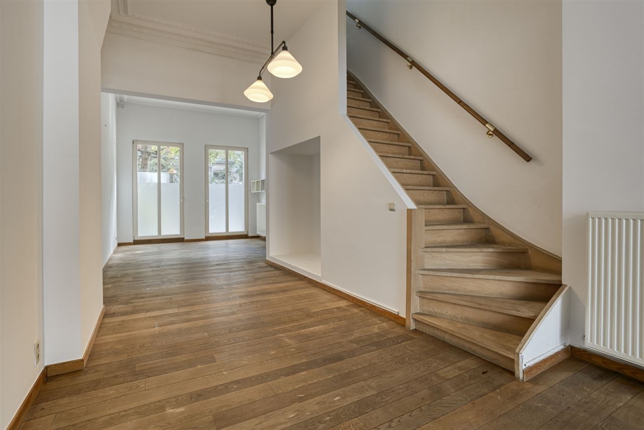 Herenwoning ingedeeld in 2 duplexappartementen
