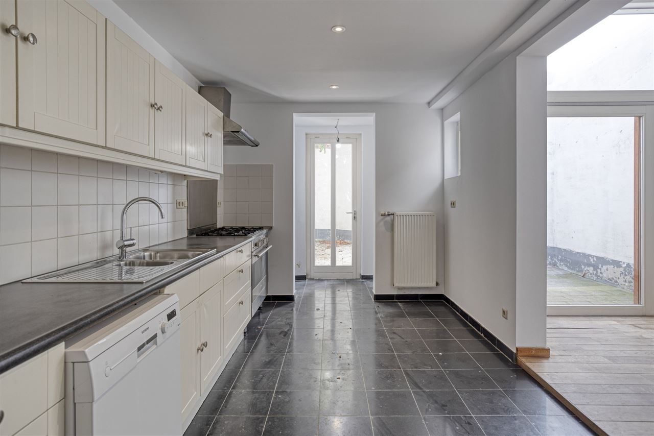 Herenwoning ingedeeld in 2 duplexappartementen