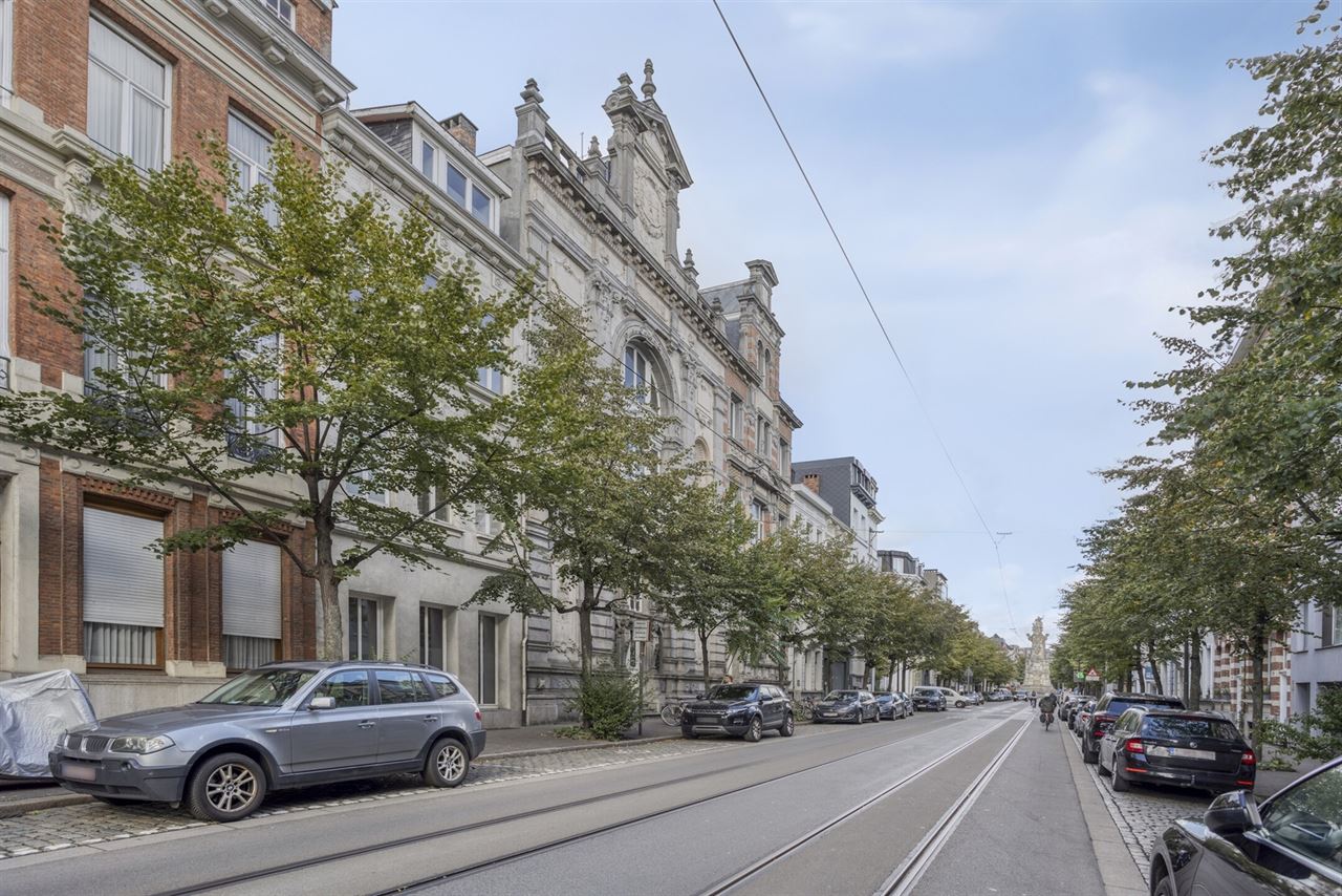 Herenwoning ingedeeld in 2 duplexappartementen
