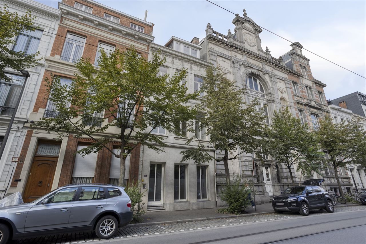 Herenwoning ingedeeld in 2 duplexappartementen