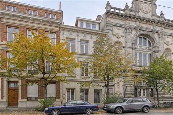 Herenwoning ingedeeld in 2 duplexappartementen
