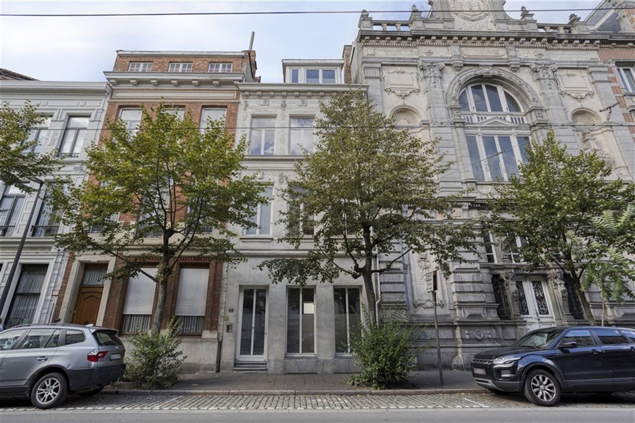 Herenwoning ingedeeld in 2 duplexappartementen