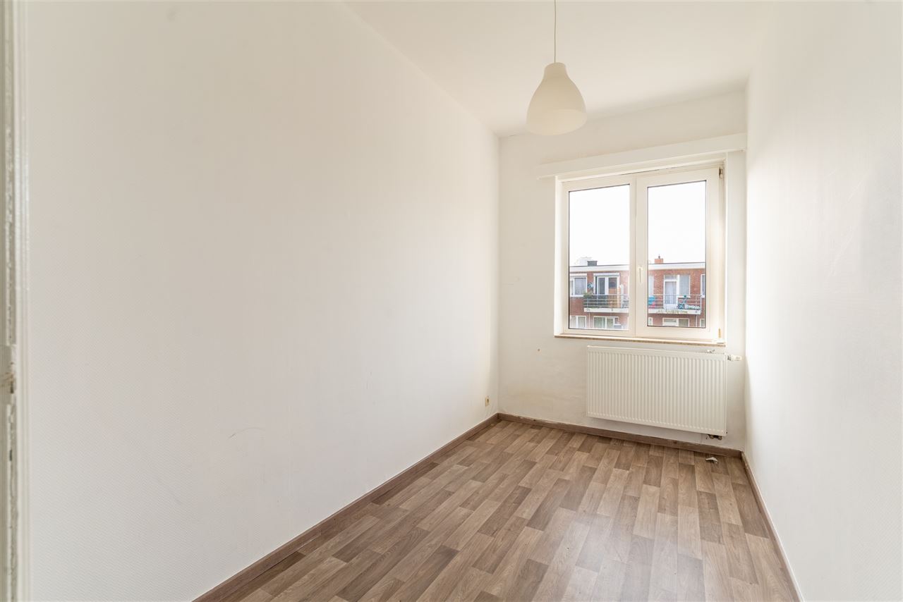 Lichtrijk appartement met 2 SLPK in een rustige straat!
