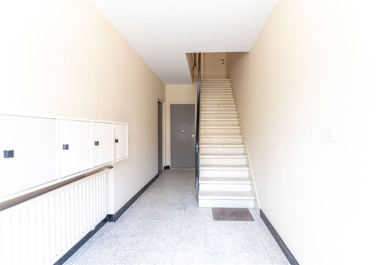 Lichtrijk appartement met 2 SLPK in een rustige straat!