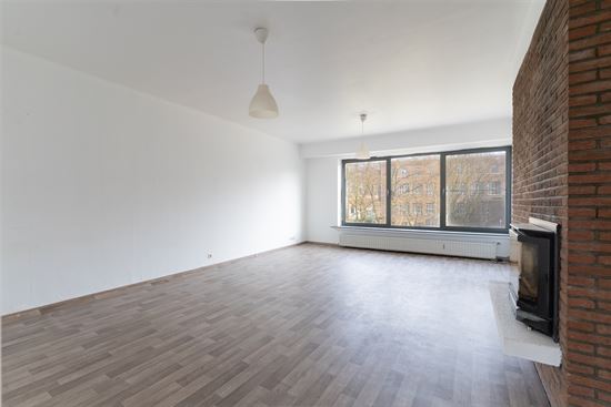 Lichtrijk appartement met 2 SLPK in een rustige straat!