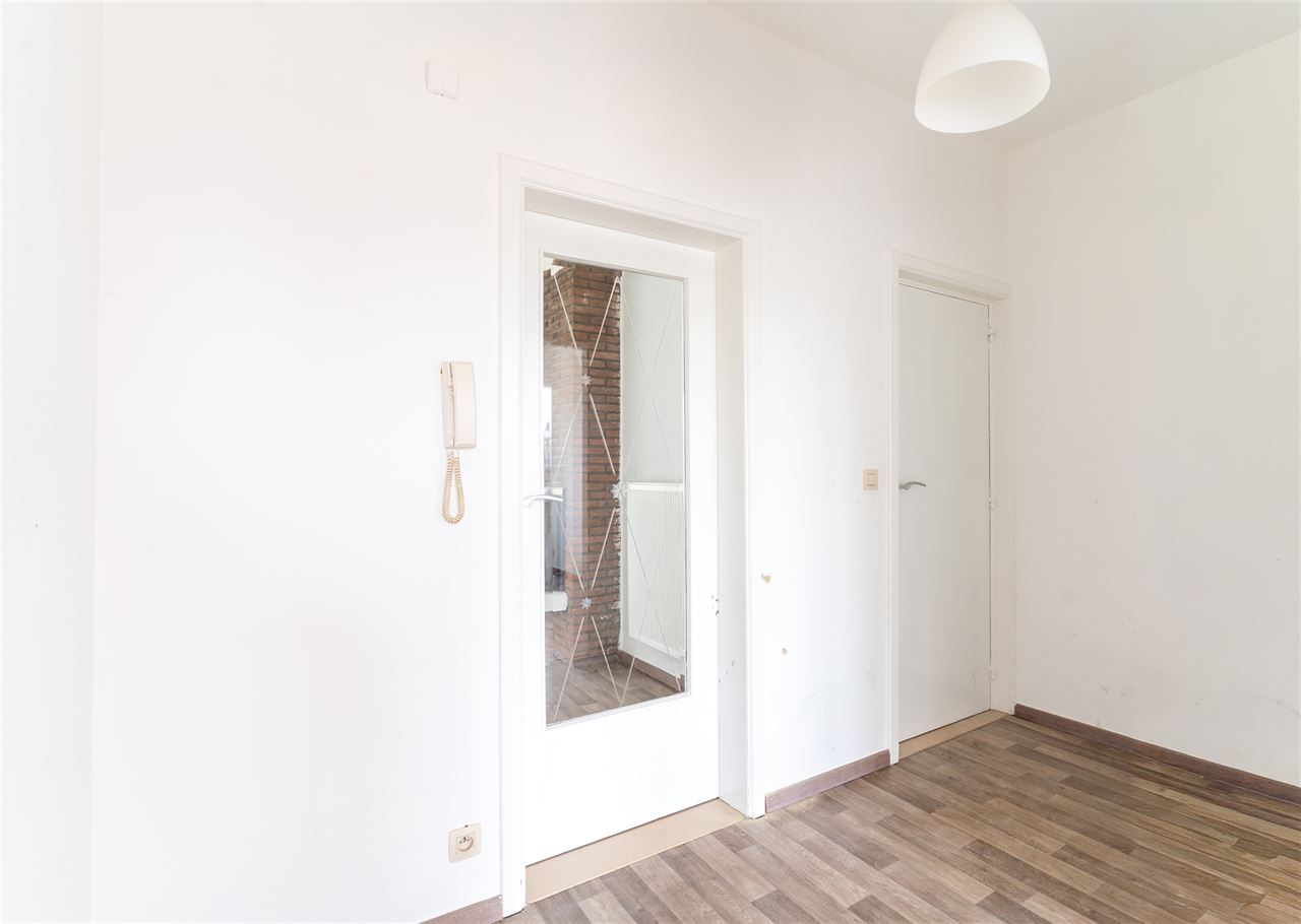 Lichtrijk appartement met 2 SLPK in een rustige straat!