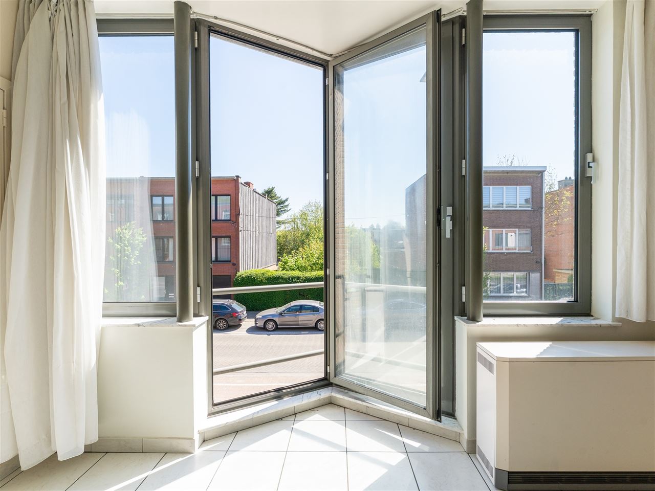 Licht en zonnig appartement in kleinschalig gebouw 🌞