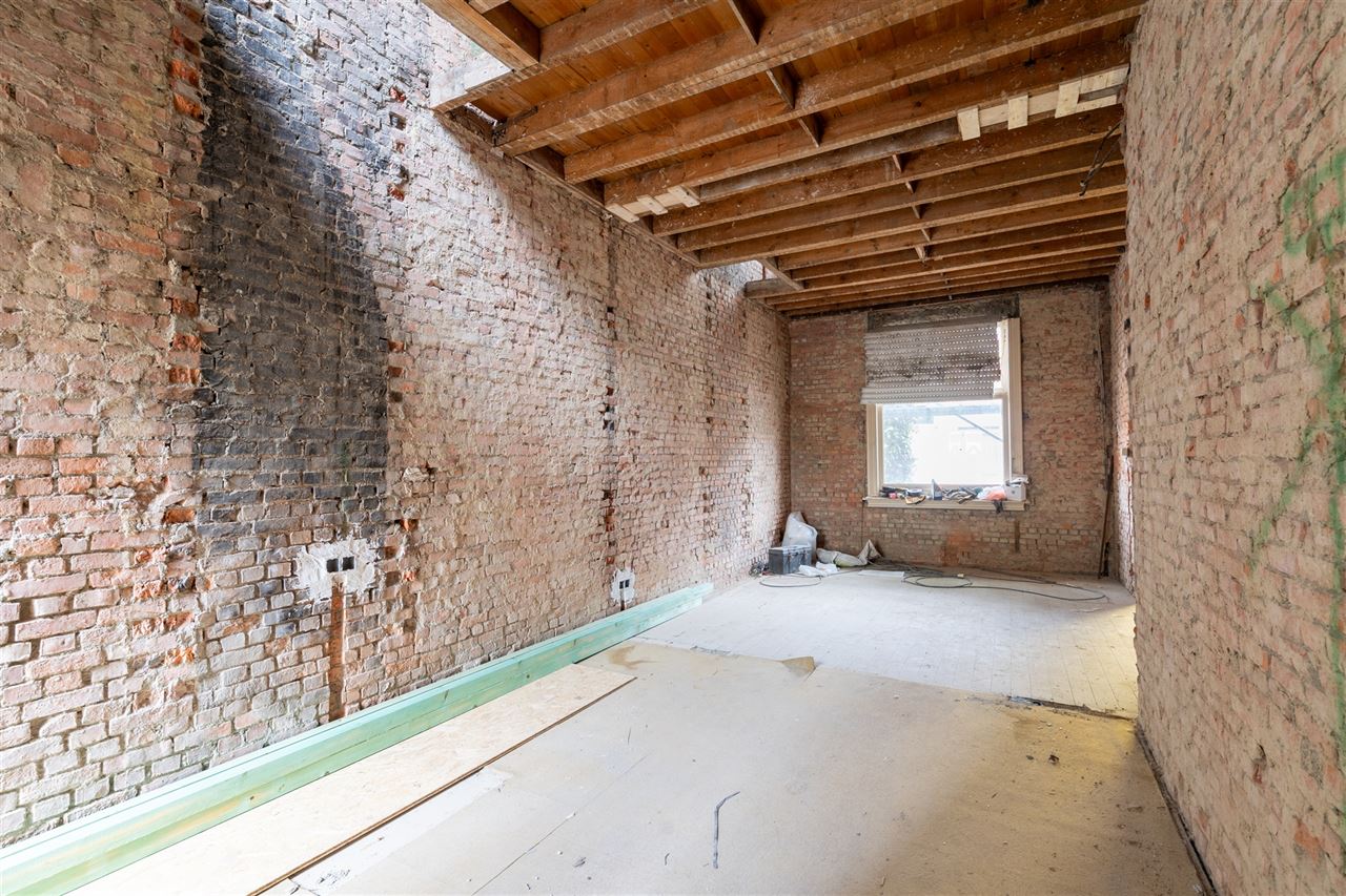 🌿 Woonproject: Karaktervolle burgerwoning met ruime tuin!