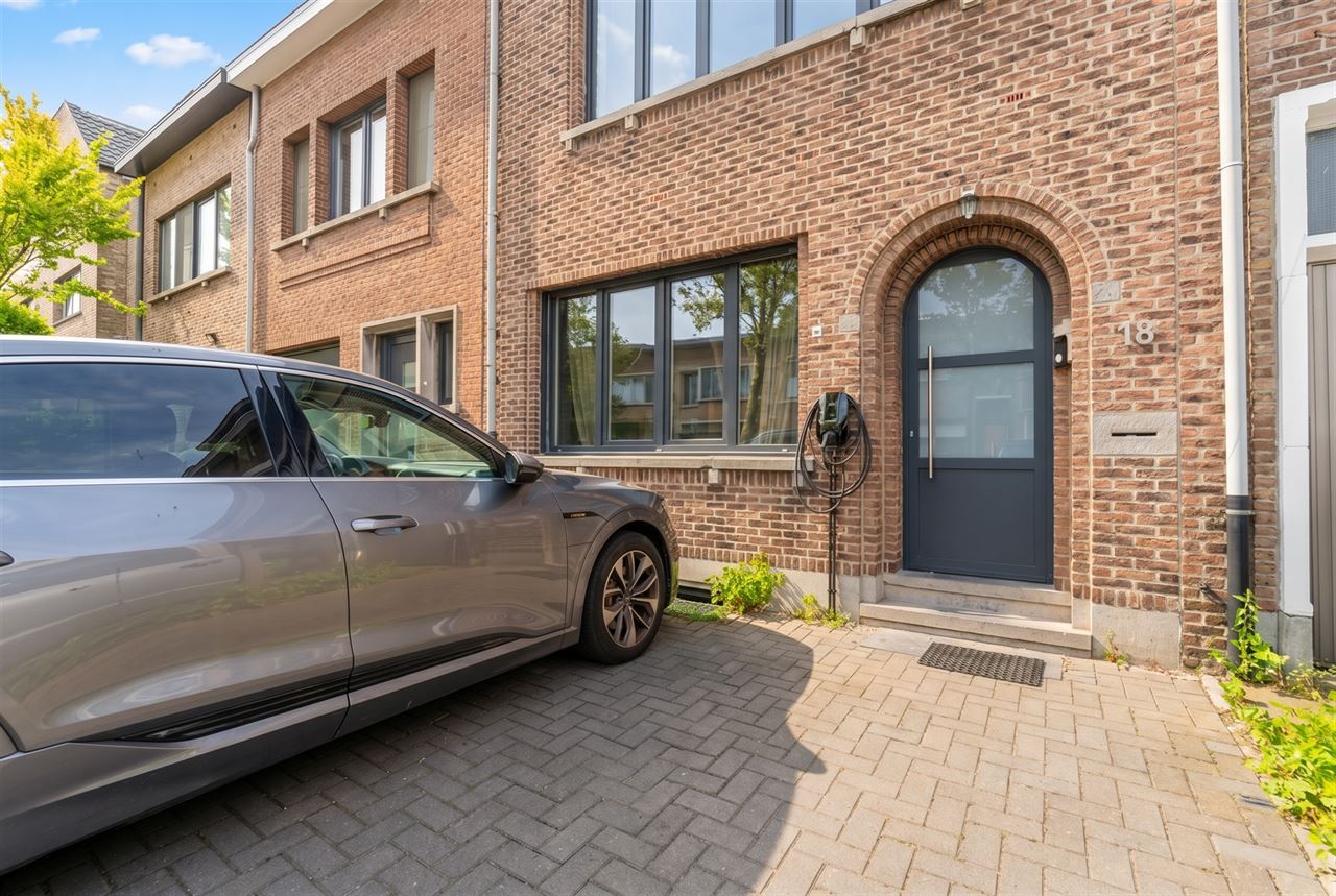Ruime gezinswoning met 4 SLPK + grote tuin