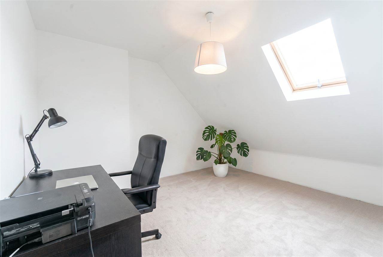 Ruime gezinswoning met 4 SLPK + grote tuin