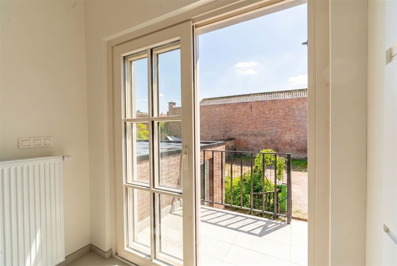 Instapklaar glv appartement met ruime tuin en parkeerplaats