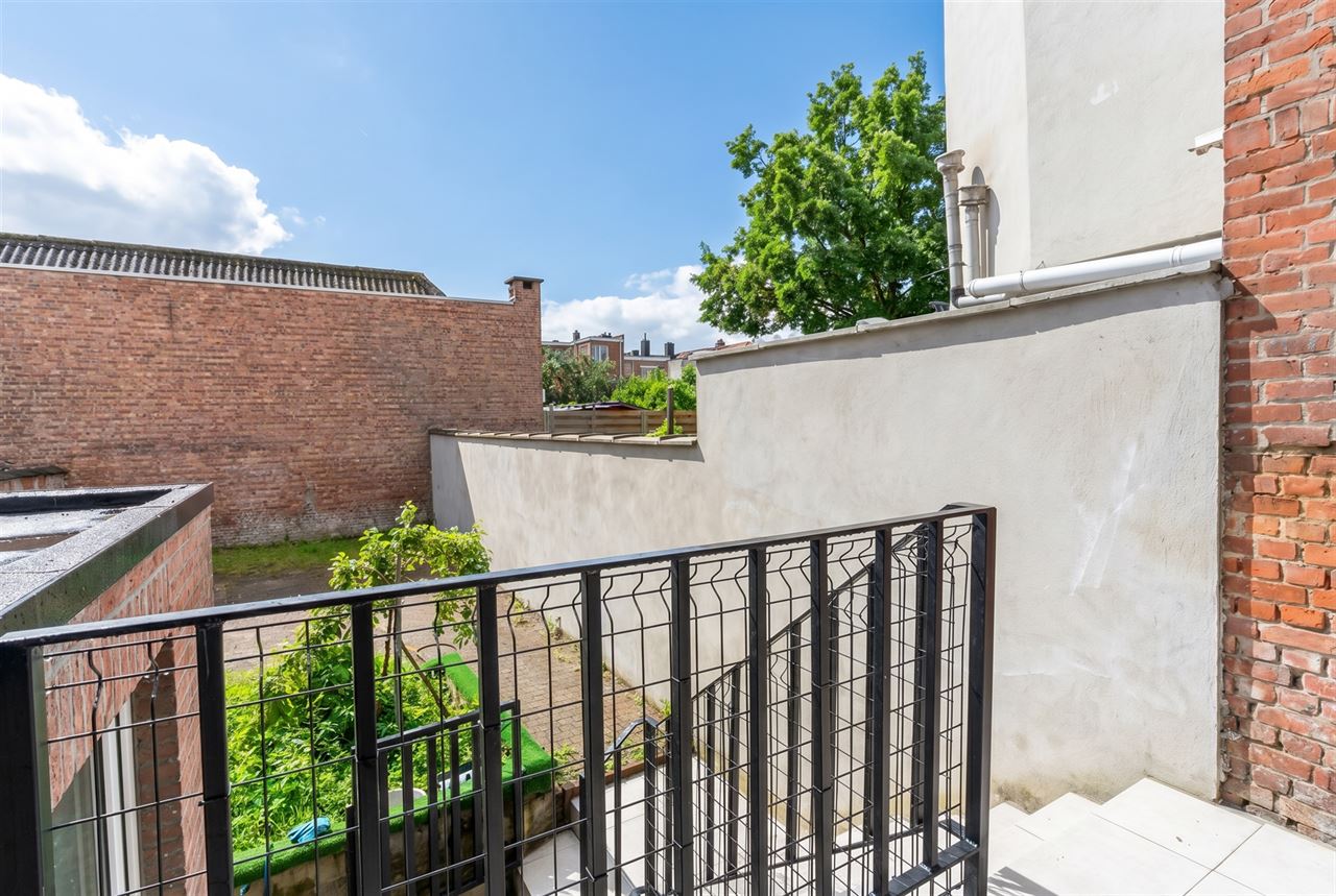 Instapklaar glv appartement met ruime tuin en parkeerplaats