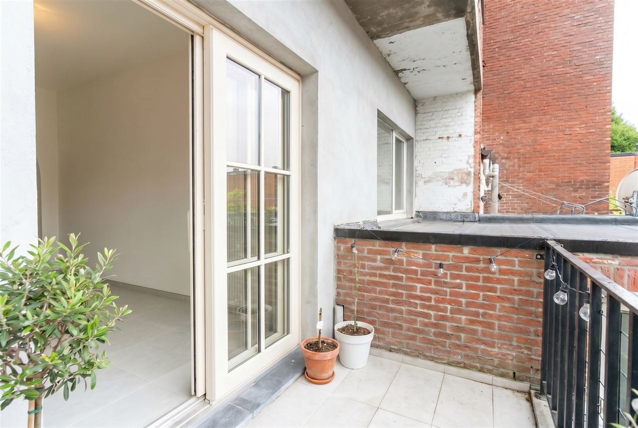 Instapklaar glv appartement met ruime tuin en parkeerplaats