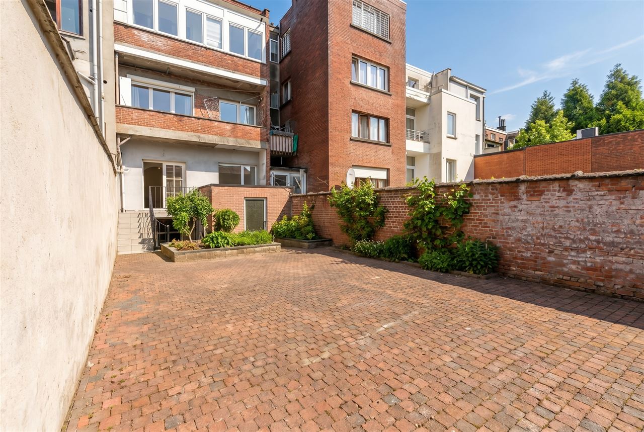 Instapklaar glv appartement met ruime tuin en parkeerplaats