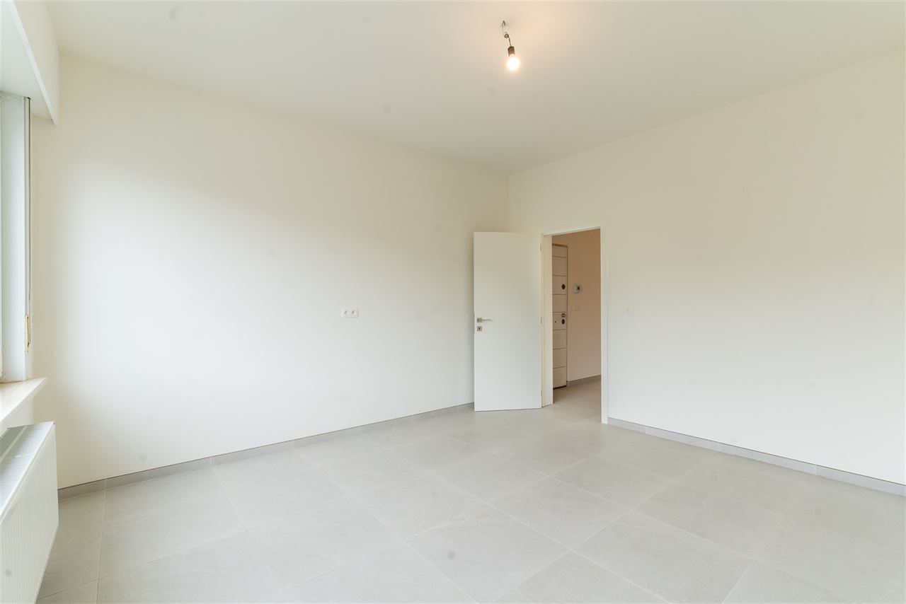 Instapklaar glv appartement met ruime tuin en parkeerplaats