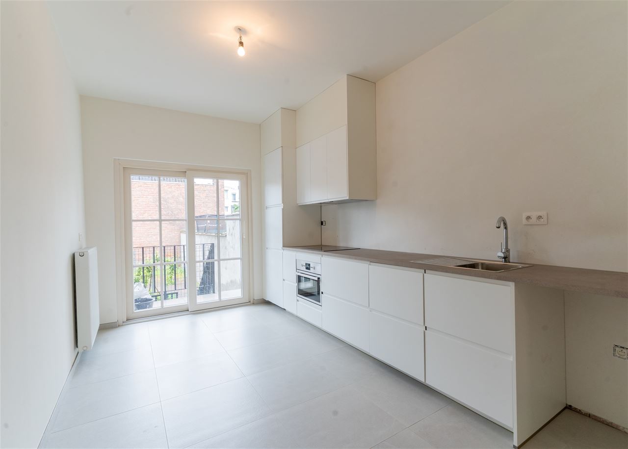 Instapklaar glv appartement met ruime tuin en parkeerplaats