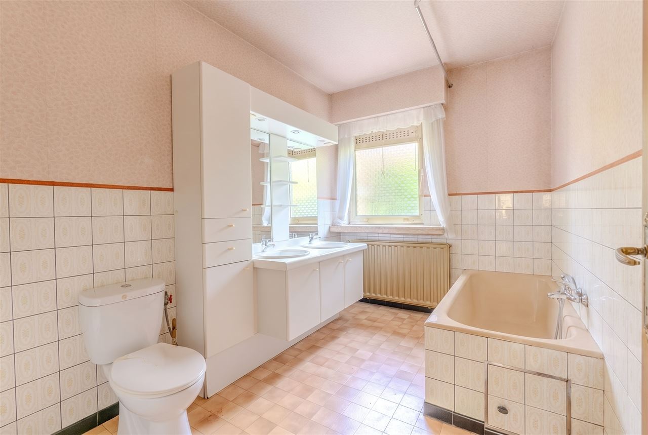 Villa op perceel van 500 m² in een zeer rustige woonwijk!