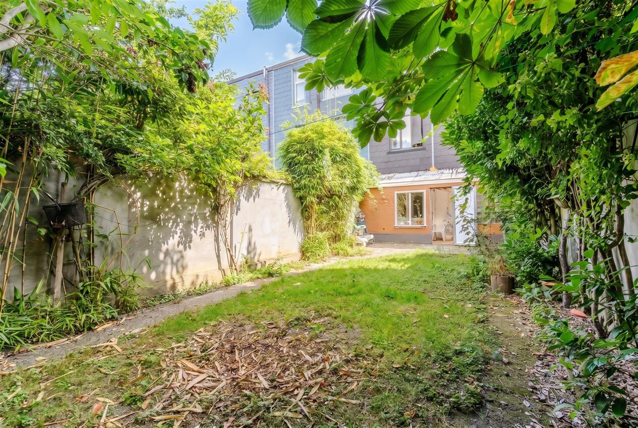 Te renoveren karakteristiek gebouw op toplocatie!