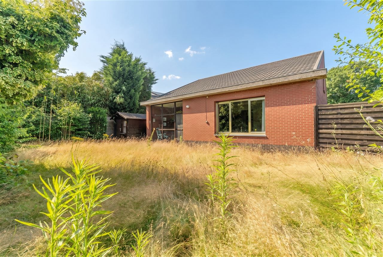 Villa op perceel van 500 m² in een zeer rustige woonwijk!
