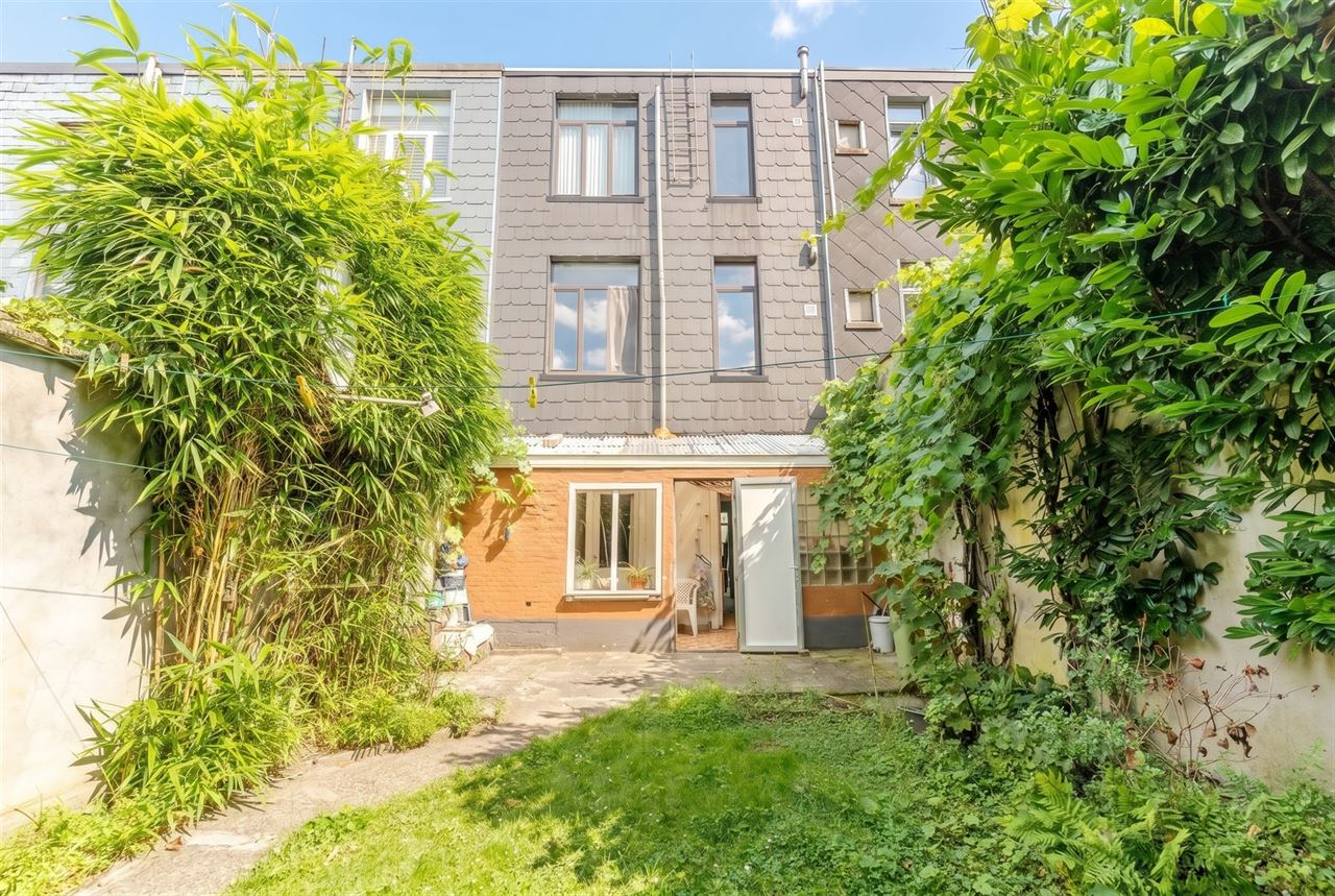 Te renoveren karakteristiek gebouw op toplocatie!