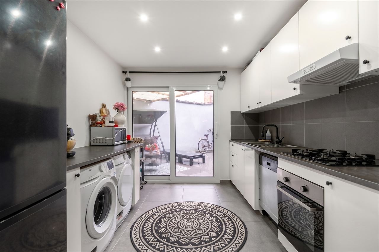 Gerenoveerde gezinswoning met 4 ruime slaapkamers en EPC B!