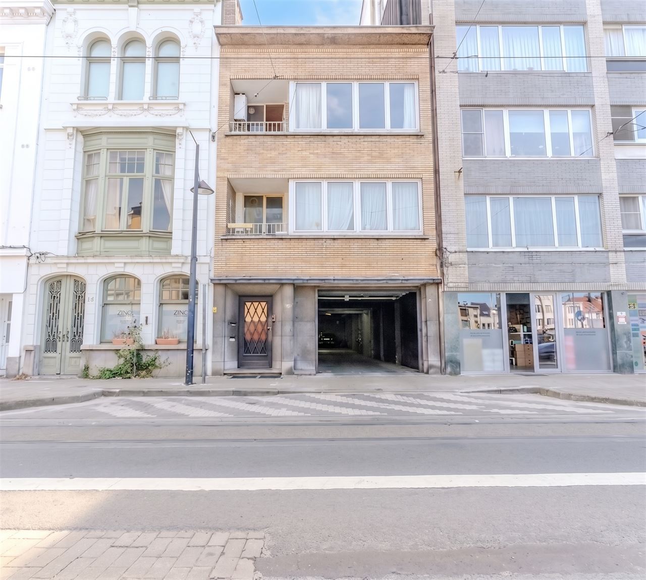 Opbrengsteigendom: magazijn, 2 APP + ontwikkelingspotentieel