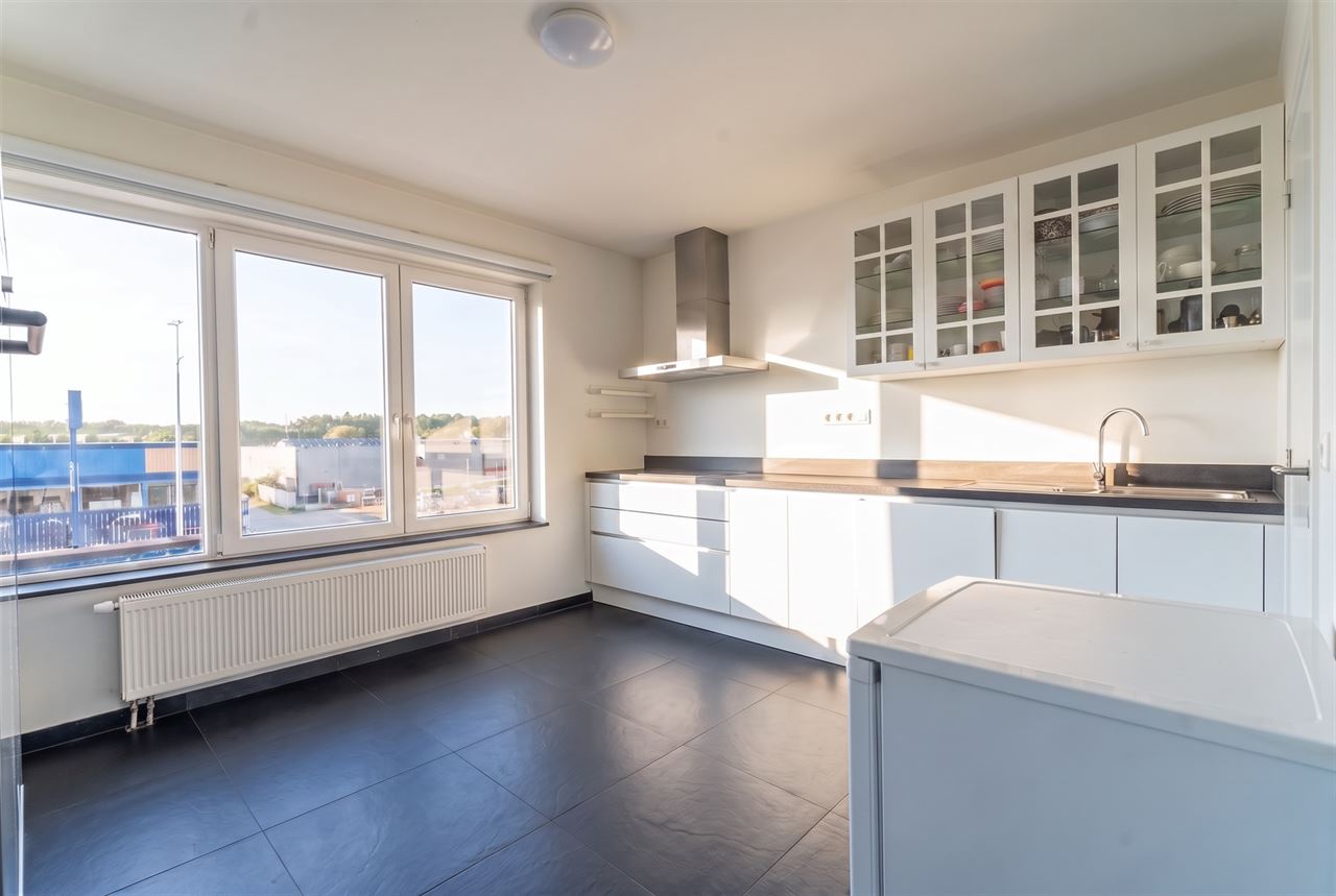 Zeer ruim + lichtrijk gerenoveerd appartement! ☀️