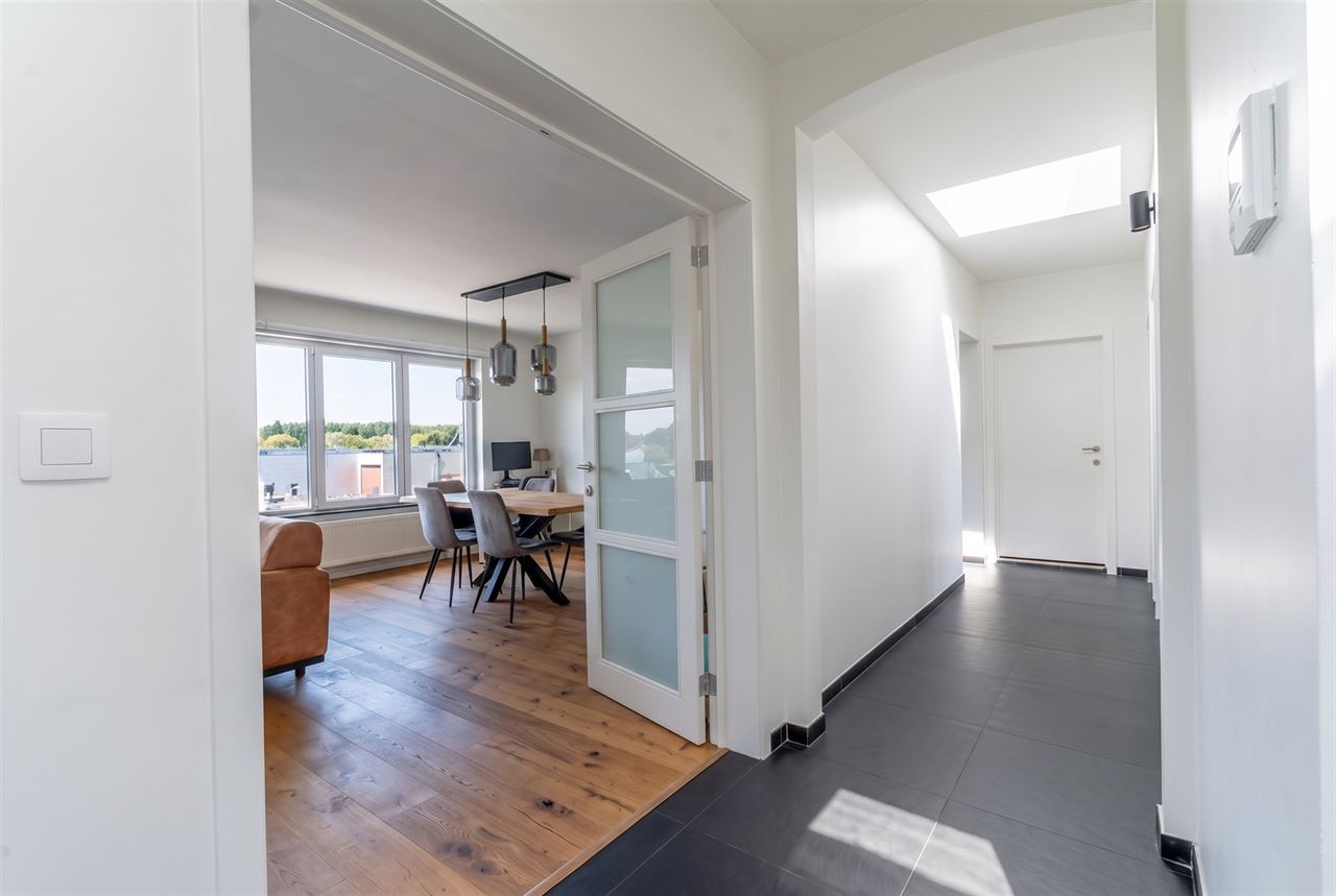 Zeer ruim + lichtrijk gerenoveerd appartement! ☀️