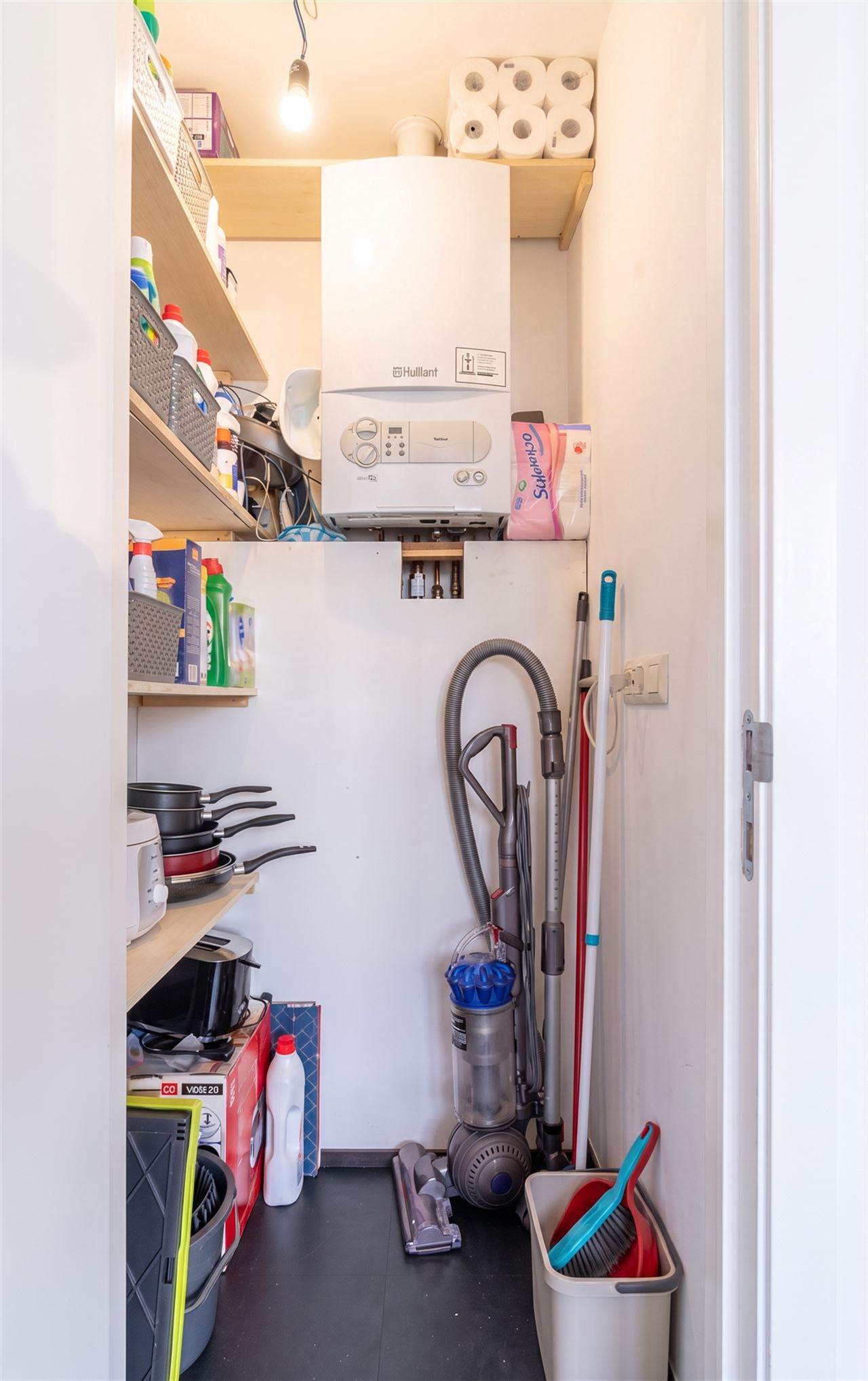 Zeer ruim + lichtrijk gerenoveerd appartement! ☀️