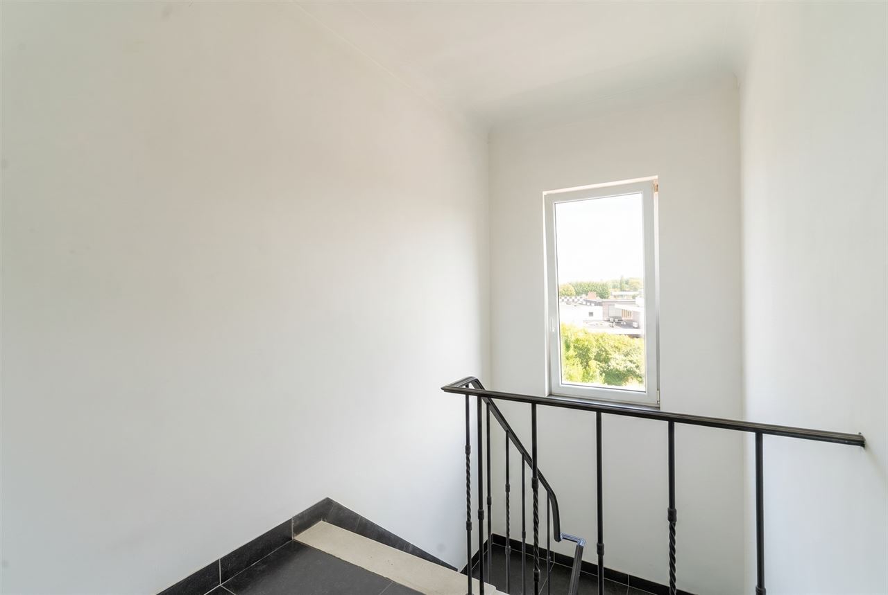 Zeer ruim + lichtrijk gerenoveerd appartement! ☀️