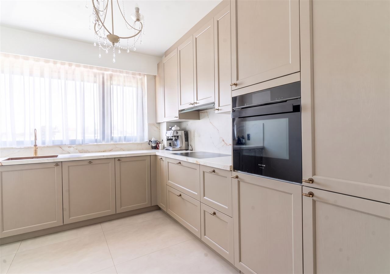 Ruim appartement van 145 m² met terras, EPC B en garagebox!