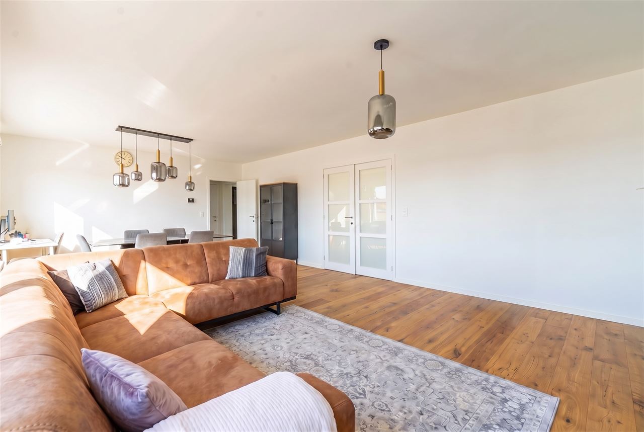 Zeer ruim + lichtrijk gerenoveerd appartement! ☀️