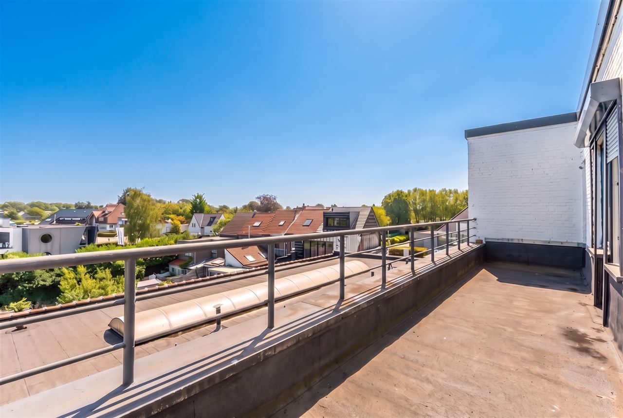 Zeer ruim + lichtrijk gerenoveerd appartement! ☀️