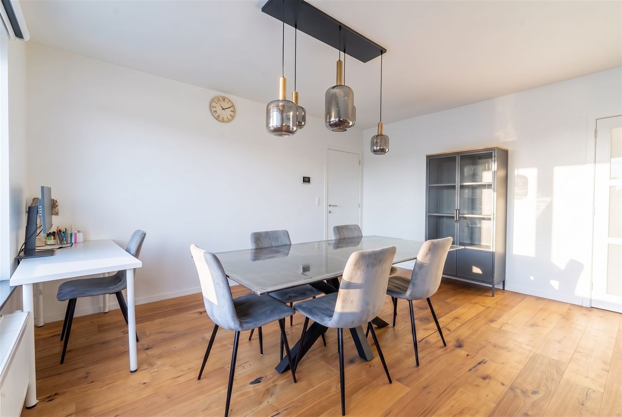 Zeer ruim + lichtrijk gerenoveerd appartement! ☀️
