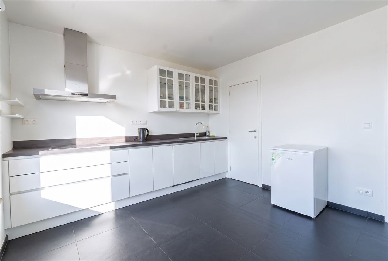 Zeer ruim + lichtrijk gerenoveerd appartement! ☀️